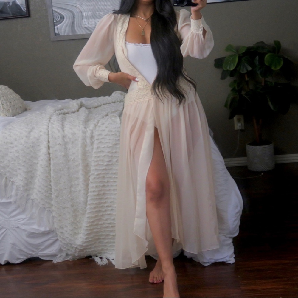 ONE TEASPOON Lace Savanna Sheer Cream Kimono Cover Up